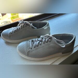 Women’s Hush Puppies silver perforated tie shoe size 8.5